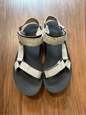 Teva Floral Platform Sandals Size 7